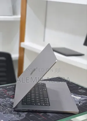 New Laptop Apple MacBook Pro 2023 M2 Pro 16GB Apple M2 SSD 512GB