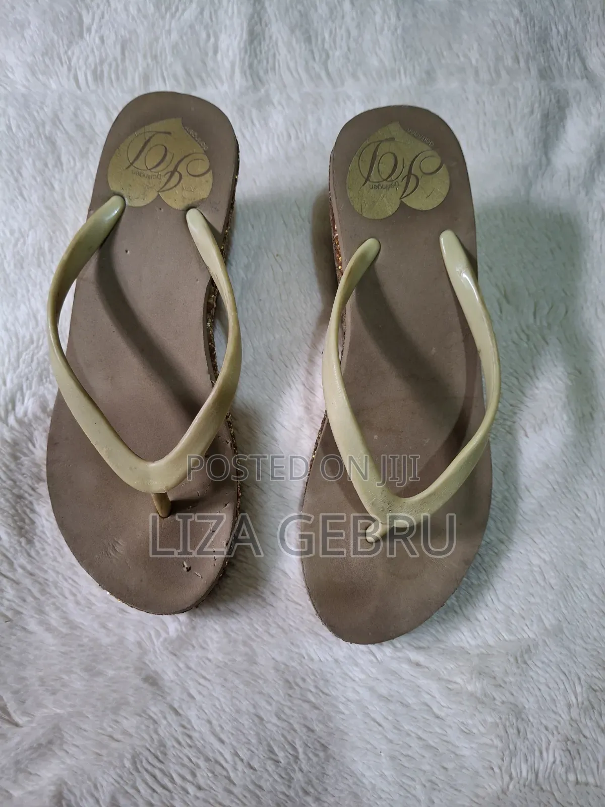 Used in a Good Condition Shoes. Size 35