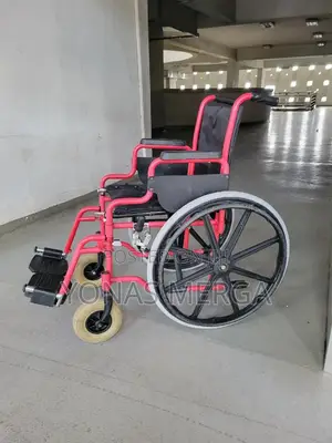 Wheechair節血wheelchair坌与Color: Bright Red Frame With Black Upholstery