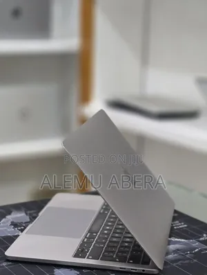 New Laptop Apple MacBook Pro 2019 16GB Intel Core i7 SSD 512GB