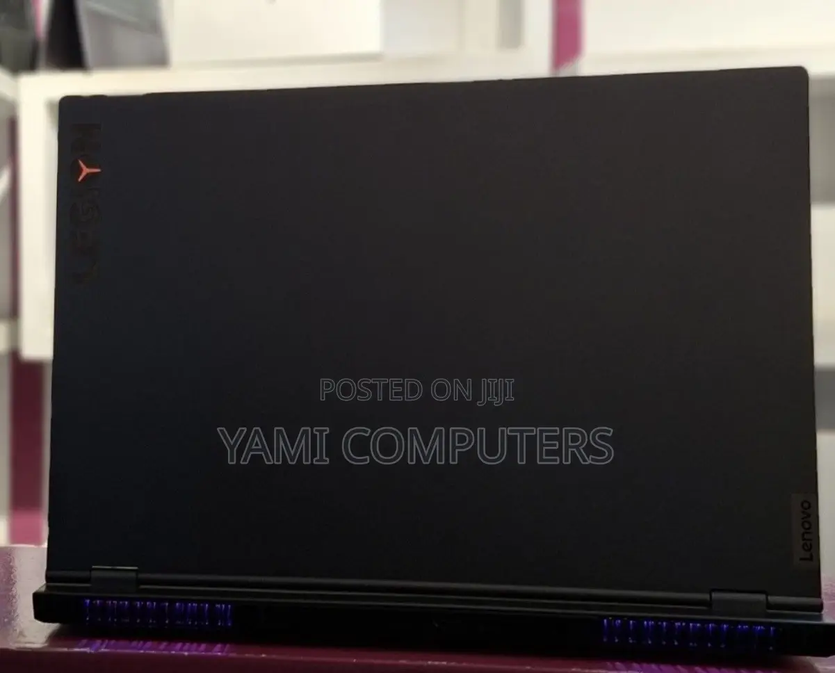 New Laptop Lenovo Legion 5 16GB AMD Ryzen 7 SSD 512GB