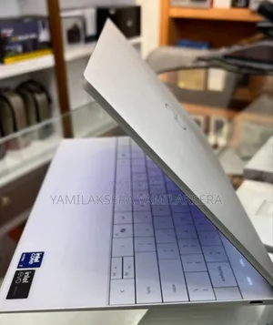 New Laptop Dell XPS 13 16GB Intel Core Ultra 7 SSD 512GB