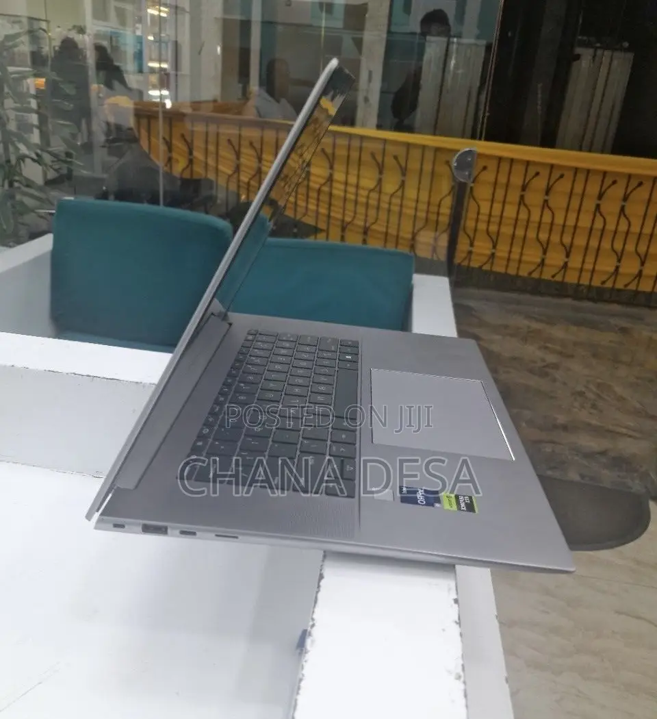 New Laptop HP ZBook 15 16GB Intel Core i9 SSD 1T