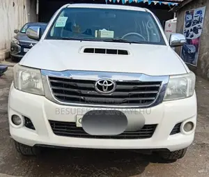 Toyota Hilux 3.0 D-4D 4x4 2013 White