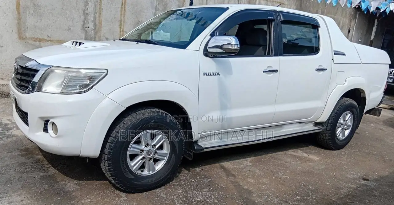 Toyota Hilux 3.0 D-4D 4x4 2013 White