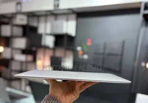 New Laptop Apple MacBook Air 2017 8GB Intel Core i5 SSD 512GB