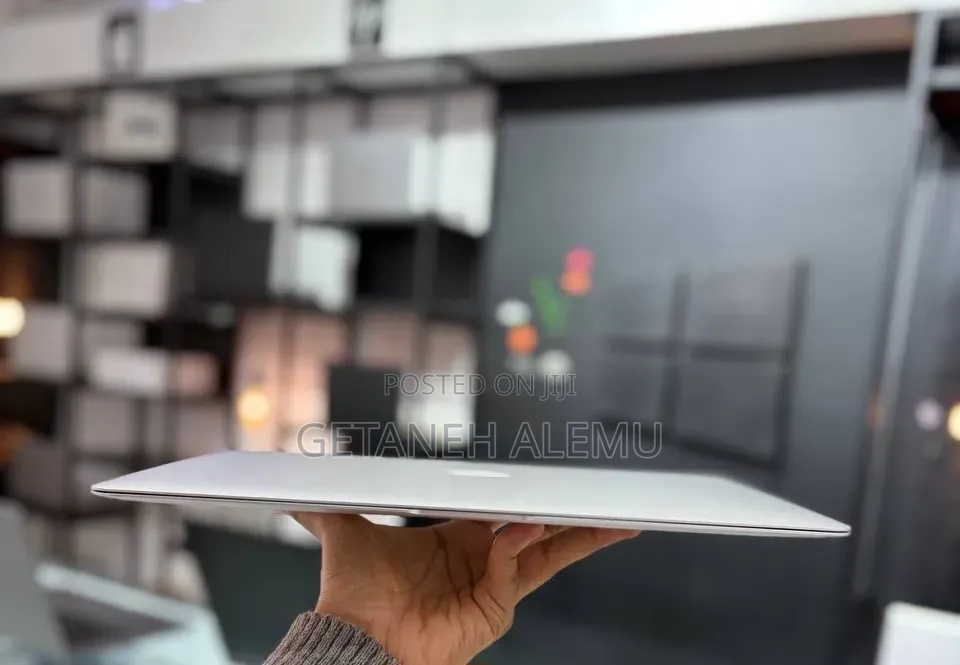 New Laptop Apple MacBook Air 2017 8GB Intel Core i5 SSD 512GB