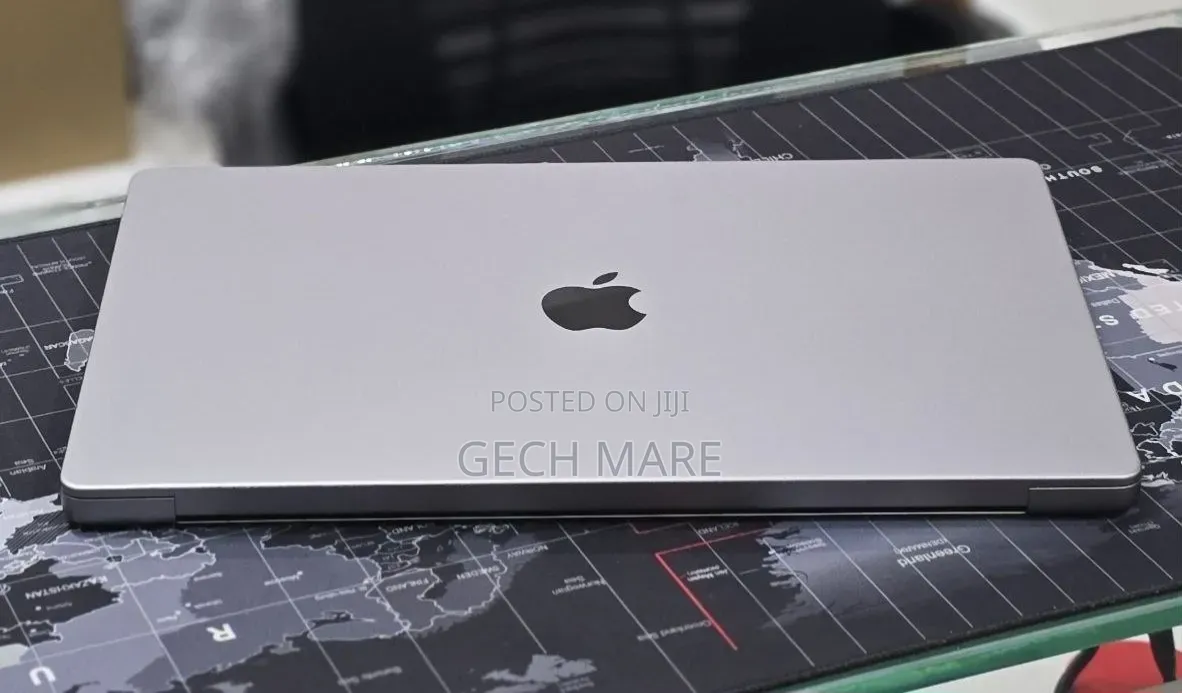 New Laptop Apple MacBook Pro 2022 M2 16GB Apple M2 SSD 512GB