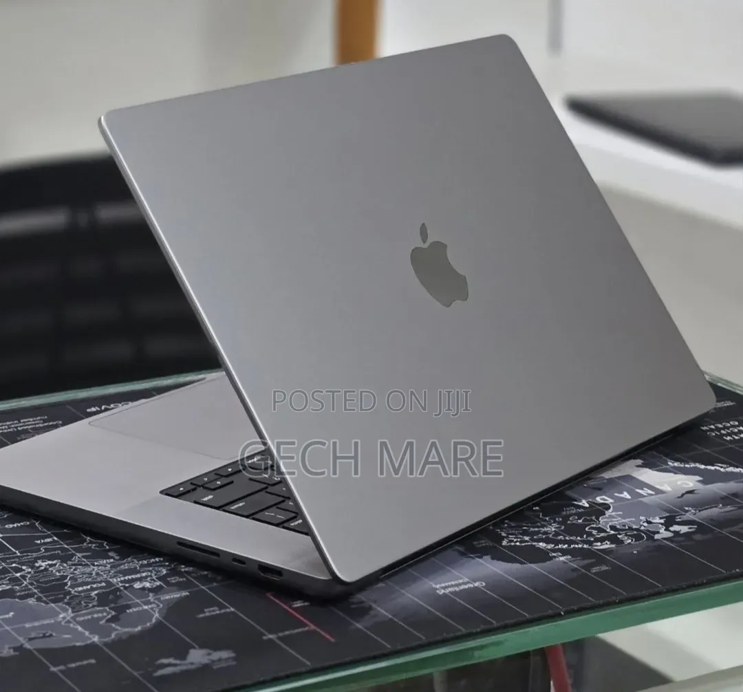 New Laptop Apple MacBook Pro 2022 M2 16GB Apple M2 SSD 512GB