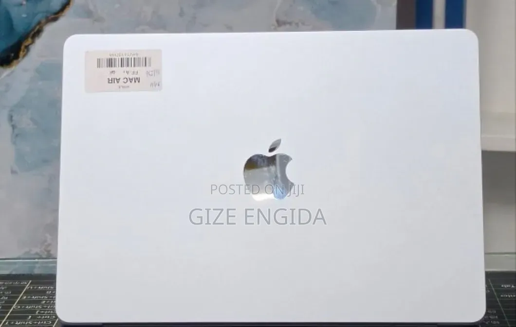 New Laptop Apple MacBook Air 2025 M4 16GB Apple M4 SSD 256GB