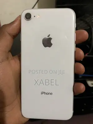 Apple iPhone 8 64 GB White