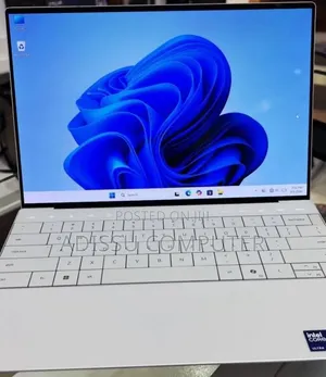 New Laptop Dell XPS 13 16GB Intel Core Ultra 7 SSD 512GB