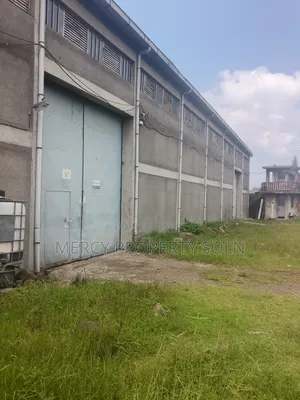 የሚከራይ መጋዘን ቃሊቲ አአ በቂ ቢሮዎች ያሉት