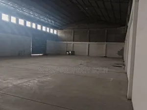 የሚከራይ መጋዘን ቃሊቲ አአ በቂ ቢሮዎች ያሉት