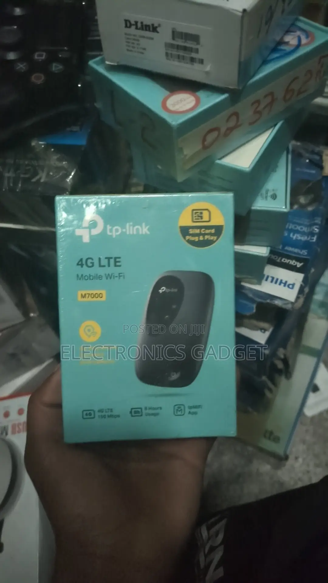 TP-Link M7000 4G LTE Mobile Wi-Fi