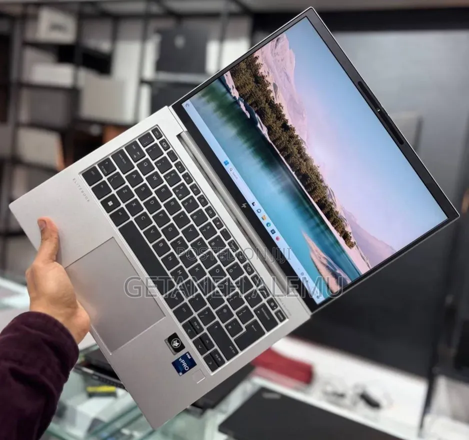 New Laptop HP EliteBook 830 G9 16GB Intel Core i5 SSD 512GB