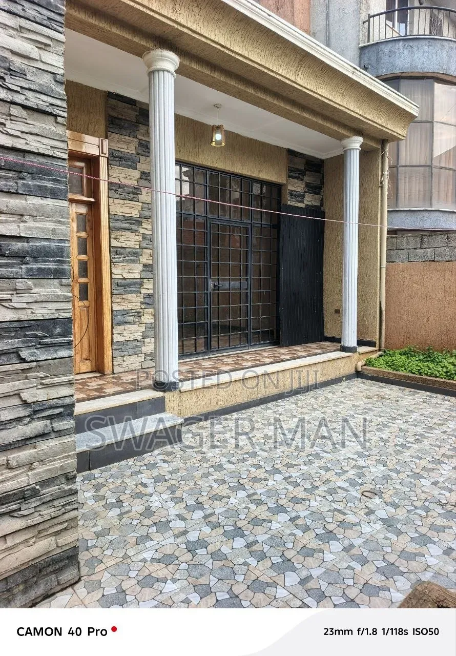 Furnished 5bdrm Villa in Ayat Hayile, Yeka for sale