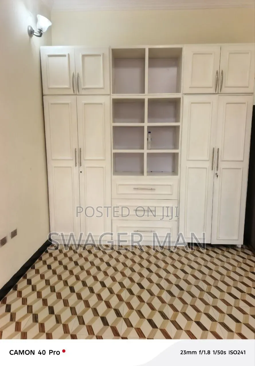 Furnished 5bdrm Villa in Ayat Hayile, Yeka for sale