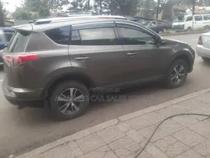 Toyota RAV4 2017 Gray
