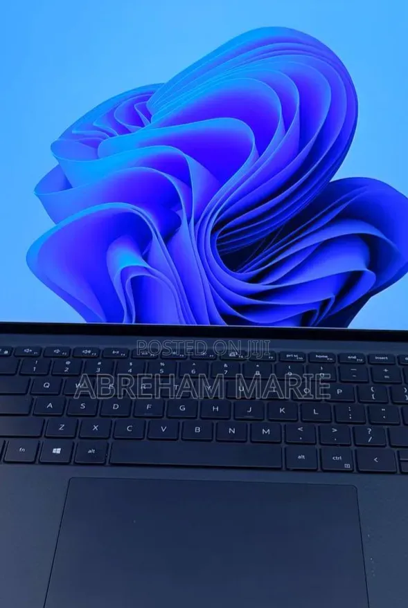 New Laptop Dell Precision 5560 16GB Intel Core i9 SSD 512GB