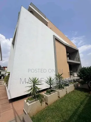 7bdrm House in Addis Abeba, Bole for sale