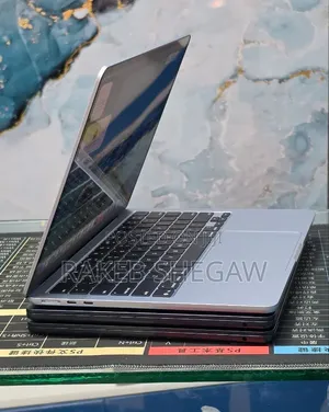 New Laptop Apple MacBook Air 16GB Intel Core i9 SSD 256GB