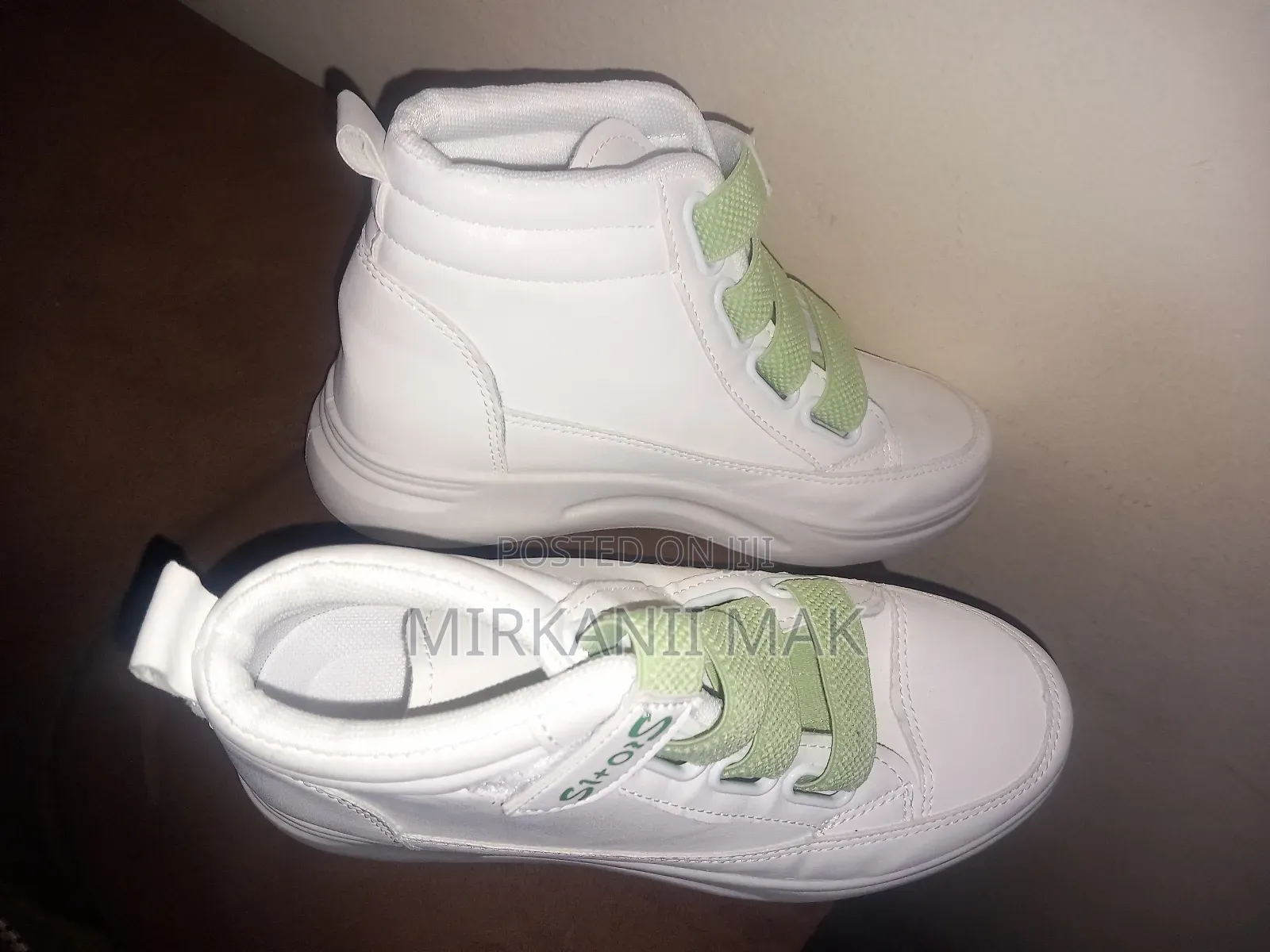 Snicker Shoe