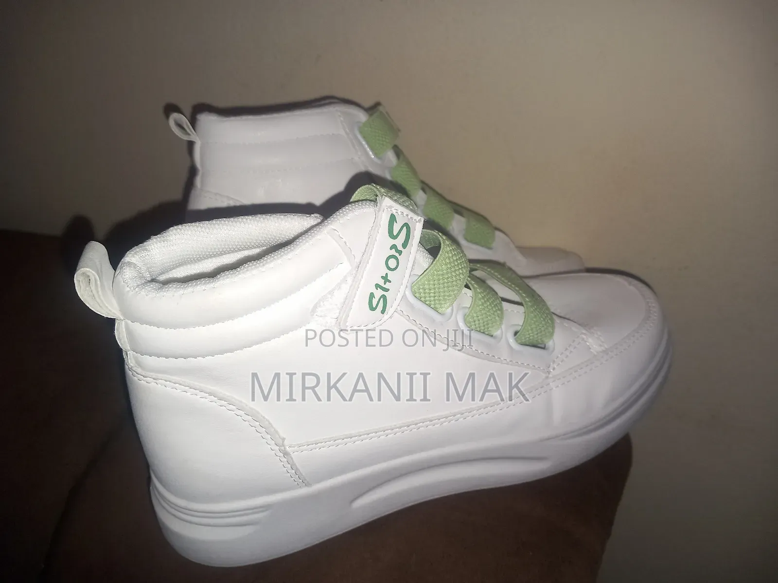 Snicker Shoe