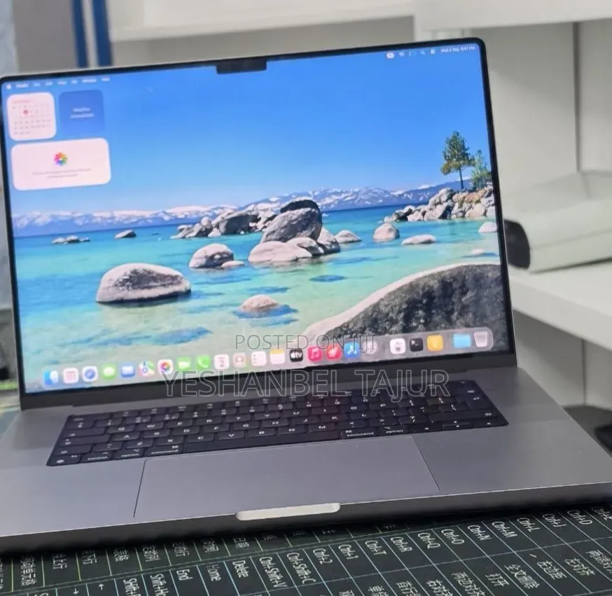 New Laptop Apple MacBook Pro 2020 M1 32GB Apple M1 Pro SSD 512GB