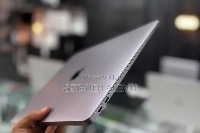 New Laptop Apple MacBook Air 2020 M1 8GB AMD A8 SSD 256GB