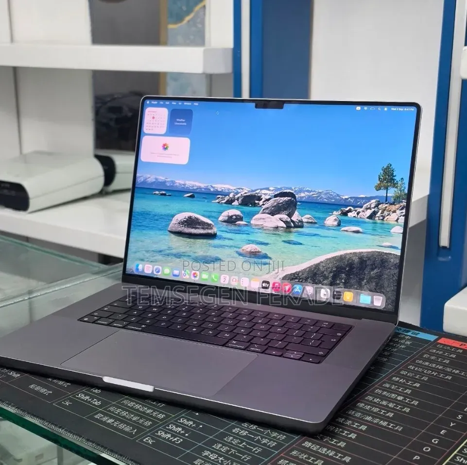 New Laptop Apple MacBook Pro 2021 M1 32GB Apple M1 Pro SSD 512GB