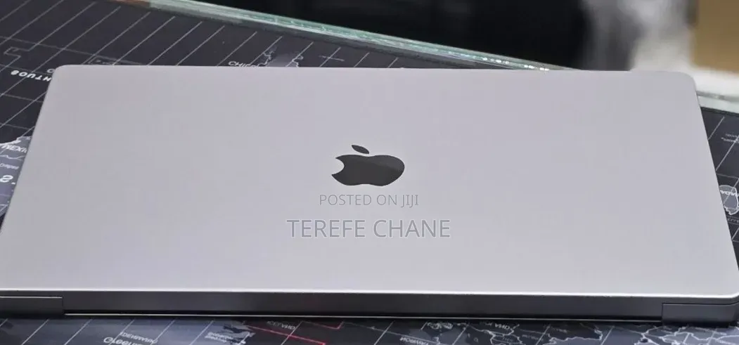 New Laptop Apple MacBook Pro 2023 M2 16GB Apple M2 SSD 512GB