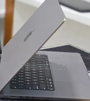 New Laptop Apple MacBook Pro 2023 M2 16GB Apple M2 SSD 512GB