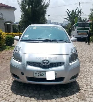 Toyota Yaris 2010 Silver
