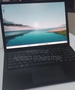New Laptop Microsoft Surface 8GB Intel Core i5 SSD 256GB