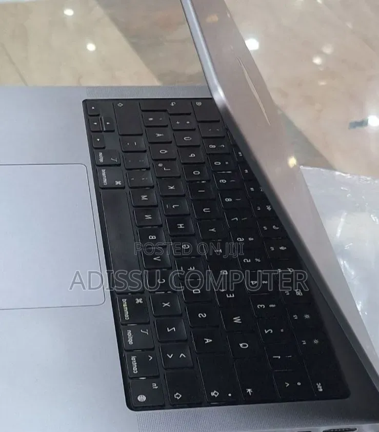 New Laptop Apple MacBook Pro 2021 M1 32GB Apple M1 Pro SSD 1T