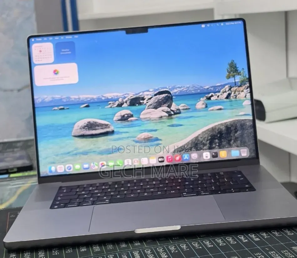 New Laptop Apple MacBook Pro 2021 M1 32GB Apple M1 Pro SSD 512GB