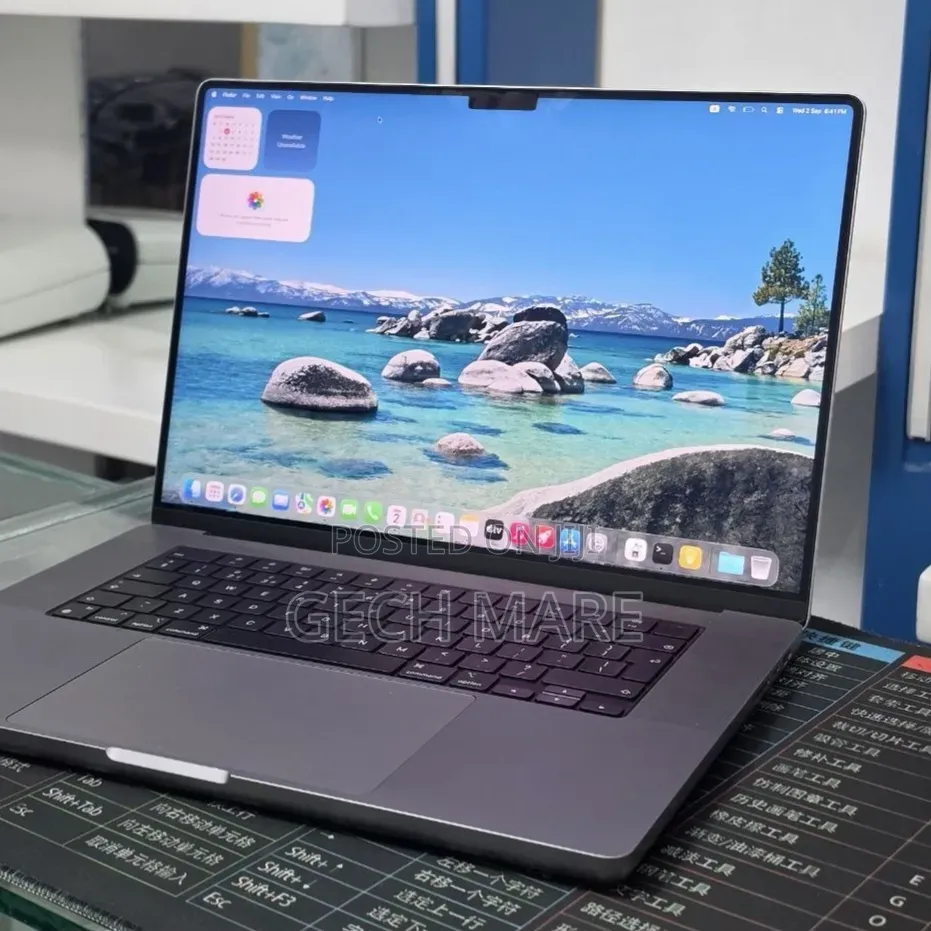 New Laptop Apple MacBook Pro 2021 M1 32GB Apple M1 Pro SSD 512GB