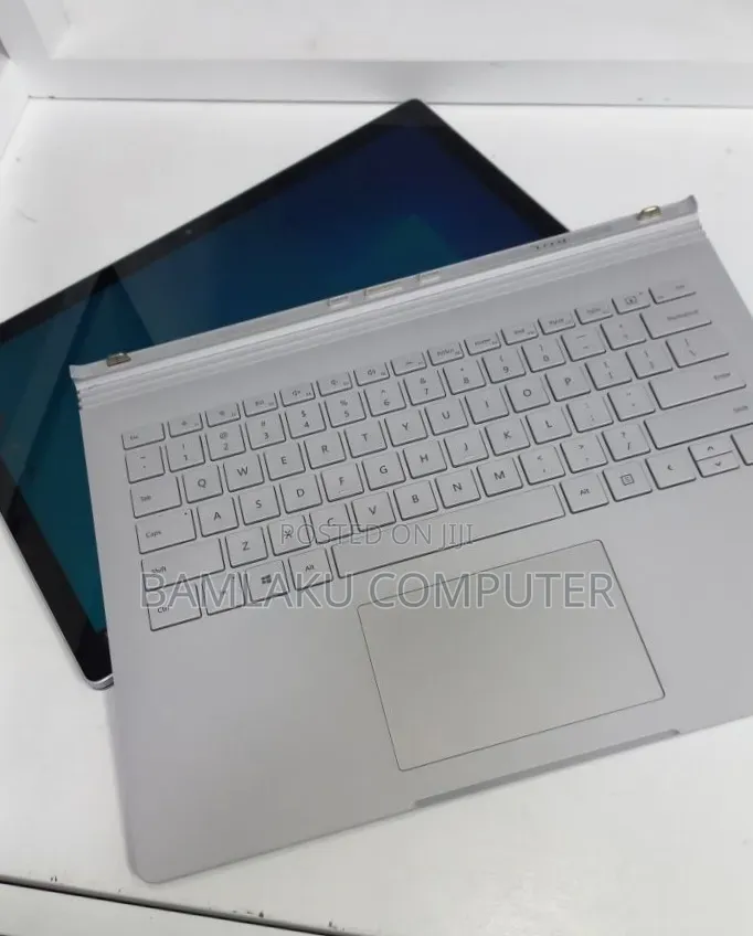 New Laptop Microsoft Surface Book 2 16GB Intel Core i7 SSD 512GB