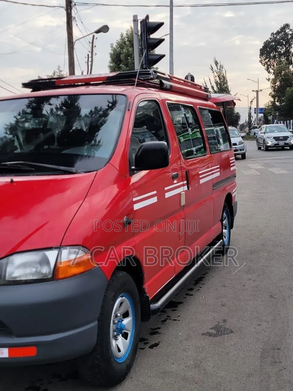 Toyota Grand HiAce 1999 Red