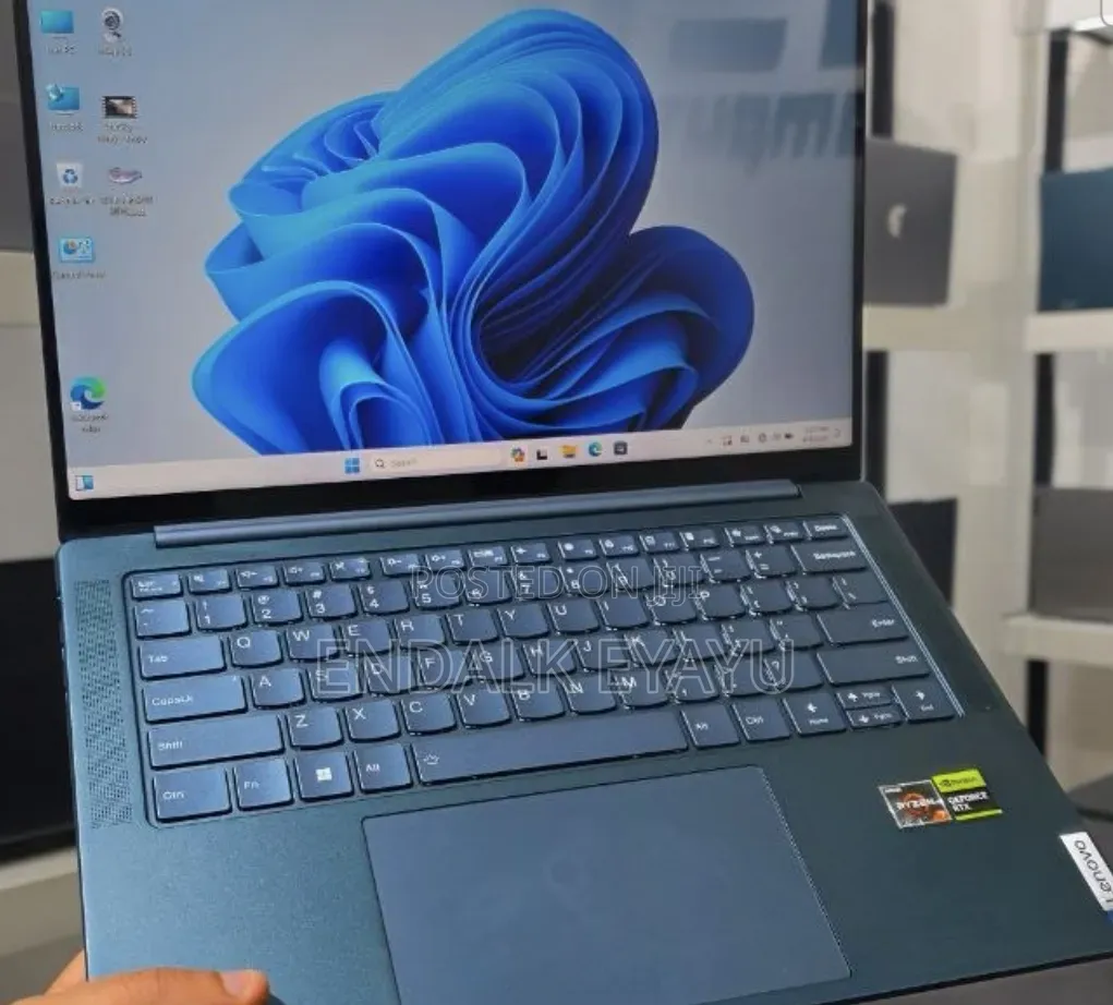 New Laptop HP 16GB AMD Ryzen 7 SSD 512GB