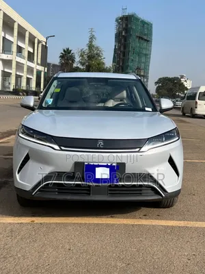 BYD Yuan Up 2025 Silver