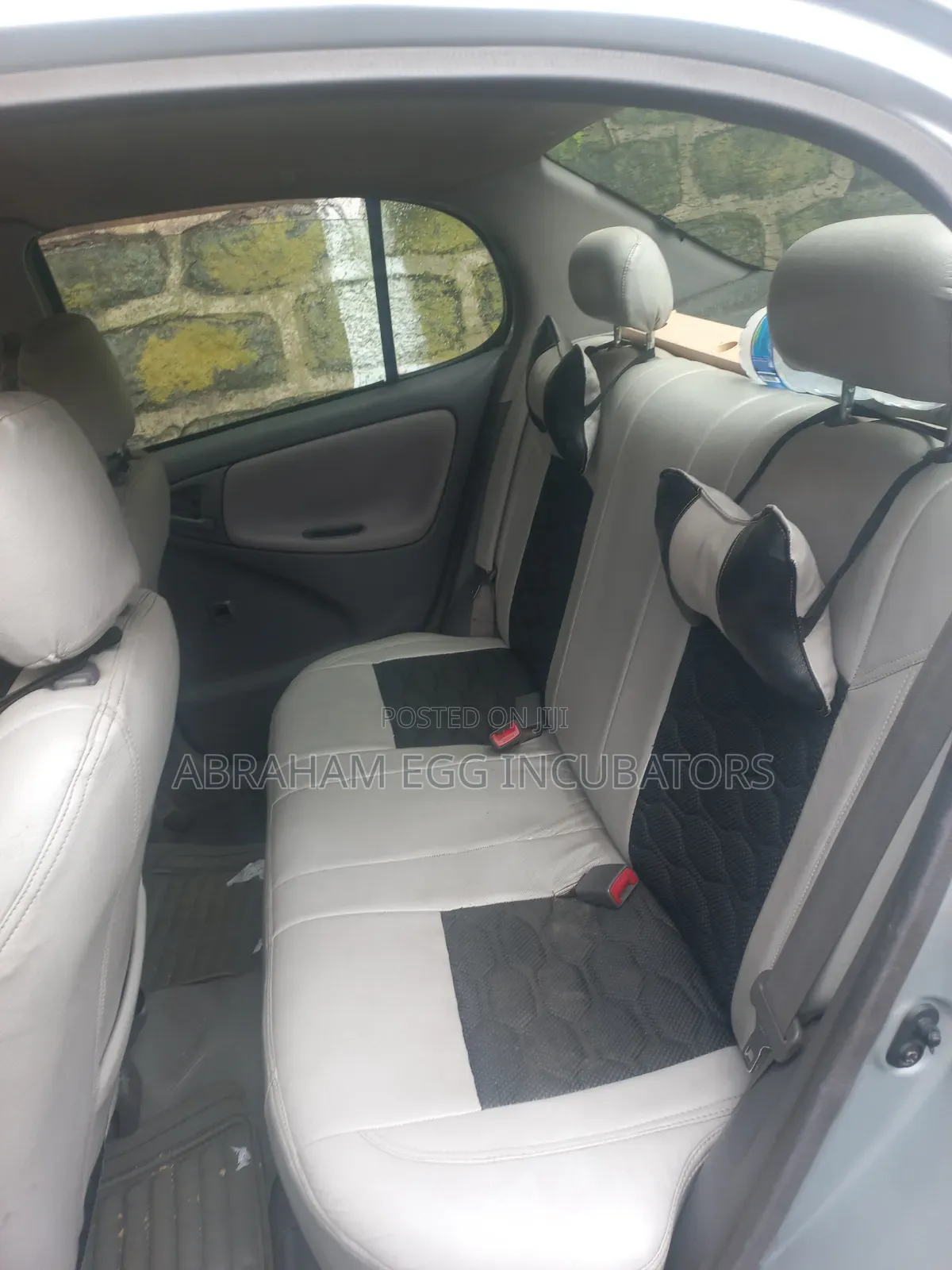 Toyota Platz 2000 Silver