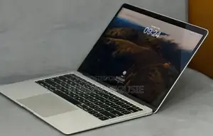 New Laptop Apple MacBook Air 2019 8GB Intel Core i5 SSD 256GB