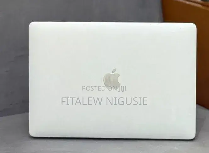 New Laptop Apple MacBook Air 2019 8GB Intel Core i5 SSD 256GB