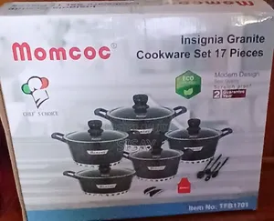አራት ሴራሚክ ድስት እና መጥበሻ