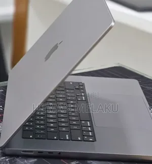 New Laptop Apple MacBook Pro 2023 M2 16GB Apple M2 SSD 512GB