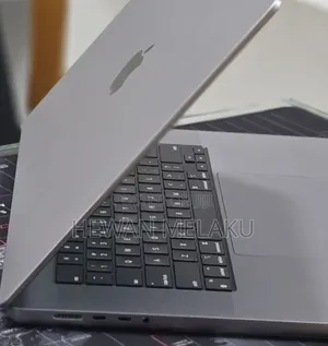 New Laptop Apple MacBook Pro 2023 M2 16GB Apple M2 SSD 512GB