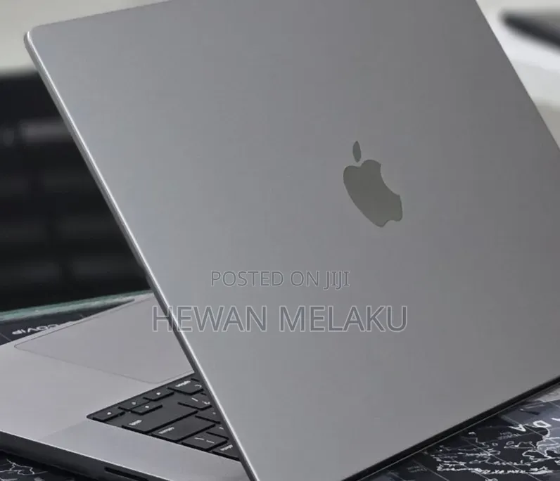 New Laptop Apple MacBook Pro 2023 M2 16GB Apple M2 SSD 512GB