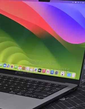 New Laptop Apple MacBook Pro 2021 M1 8GB Apple M1 Pro SSD 512GB
